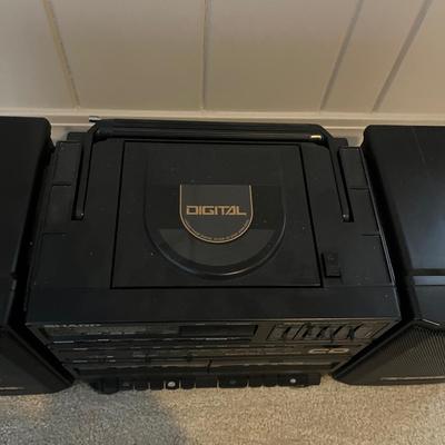 Sharp AM/FM CD & Cassette Player Boombox GX-CD10(BK) (2LR-MG)