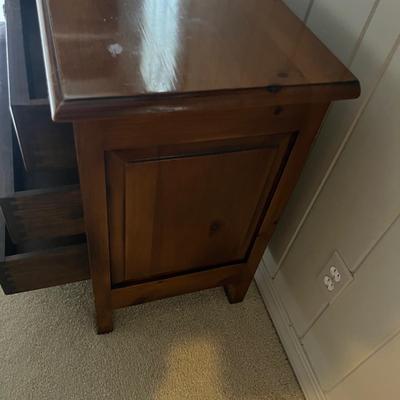 Townshend Side Table (2LR-MG)