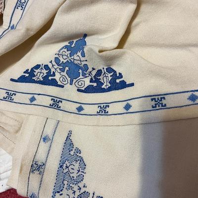 Vintage Table Linens