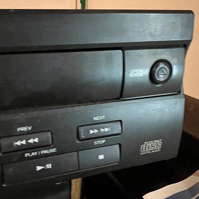 KLH Audio System 5 Disc Cd Player