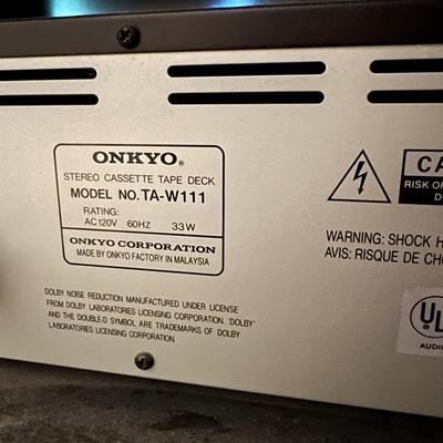 Onkyo Stereo System w. Speakers & Remote