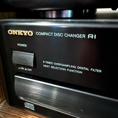 Onkyo Stereo System w. Speakers & Remote