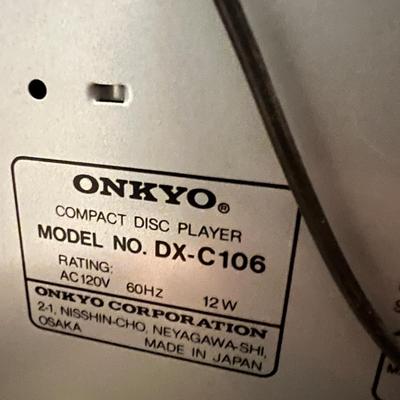 Onkyo Stereo System w. Speakers & Remote