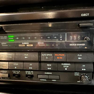 Onkyo Stereo System w. Speakers & Remote