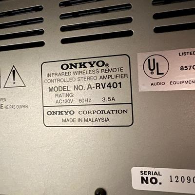 Onkyo Stereo System w. Speakers & Remote