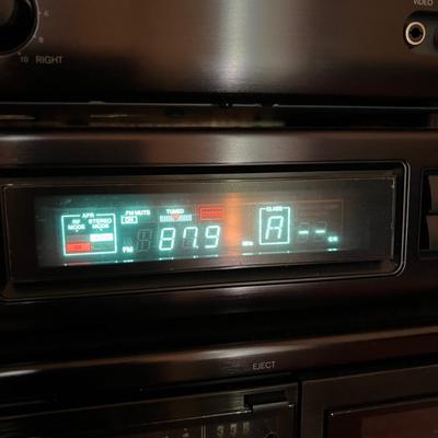 Onkyo Stereo System w. Speakers & Remote