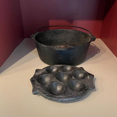 No. 8 Cast Iron Pot with Stone Idli Cooker (2LR-MG)