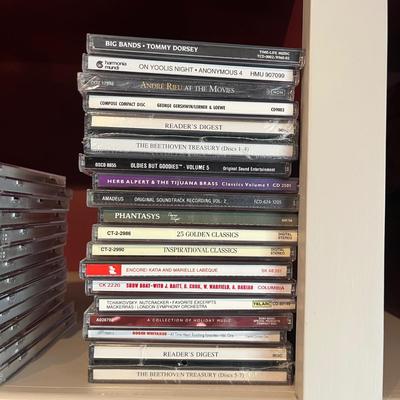 Collection of CDs & DVDs (2LR-MG)
