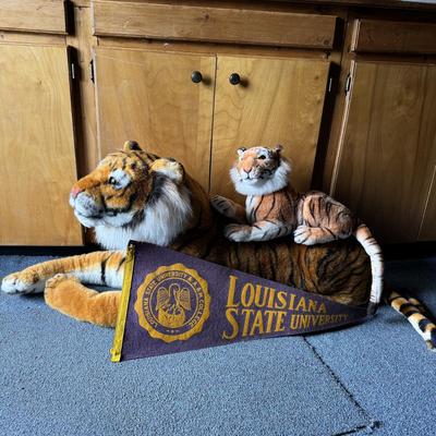 Pair of Stuffed Tigers (1BH-TF)