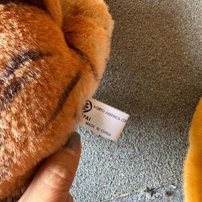 Pair of Stuffed Tigers (1BH-TF)