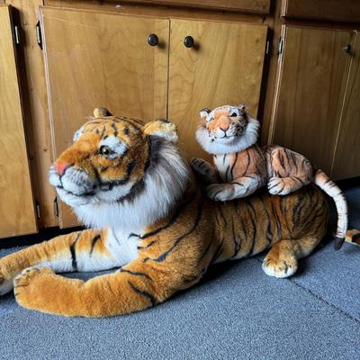 Pair of Stuffed Tigers (1BH-TF)