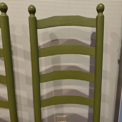 Green Painted Table and Chairs (1BK- TF)