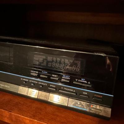 Two VHS Players (1BD-TF)
