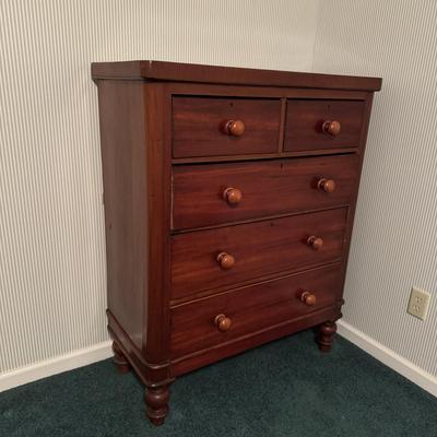 Wooden Dresser with Round Knobs (1BB-TF)