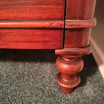 Wooden Dresser with Round Knobs (1BB-TF)