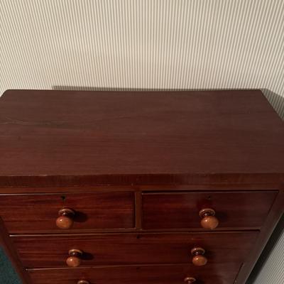 Wooden Dresser with Round Knobs (1BB-TF)