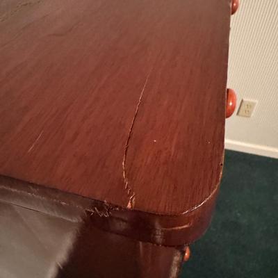 Wooden Dresser with Round Knobs (1BB-TF)