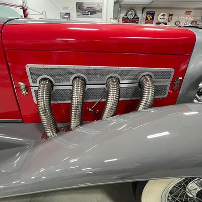 Replica 1938 Duesenberg