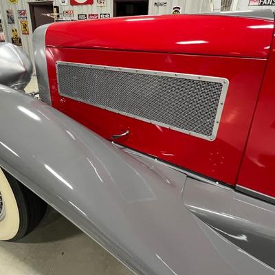Replica 1938 Duesenberg