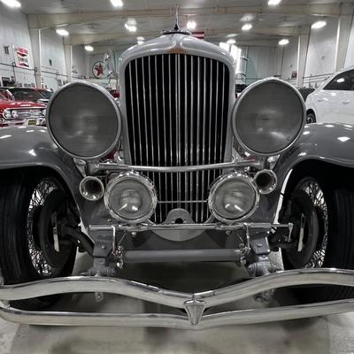 Replica 1938 Duesenberg