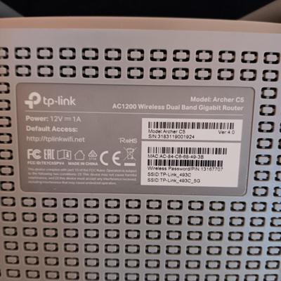 TP-LINK ROUTER AND A LG TABLET