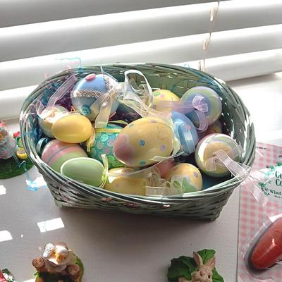 EASTER DECORATIONS (1)
