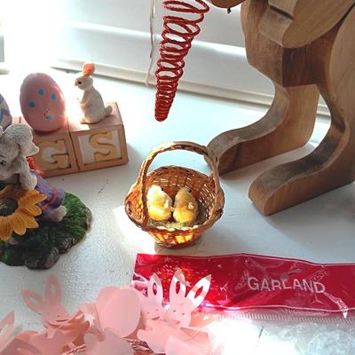 EASTER DECORATIONS (3)