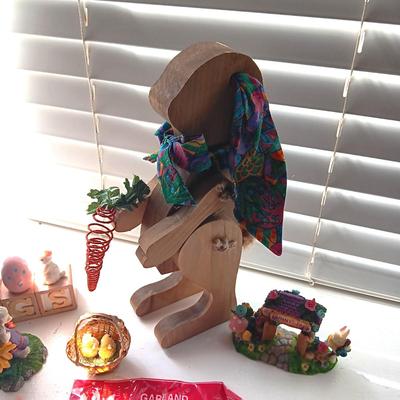 EASTER DECORATIONS (3)