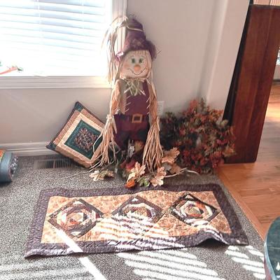 FALL DECORATIONS (1)