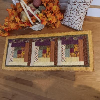 FALL DECORATIONS (4)