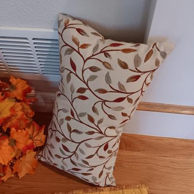 FALL DECORATIONS (4)