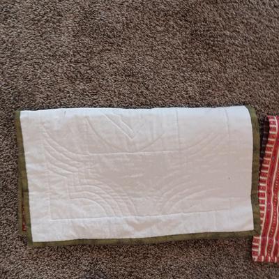 2 QUILTED WALL HANGINGS, SMALL TREE AND OTHER CHRISTMAS ITEMS