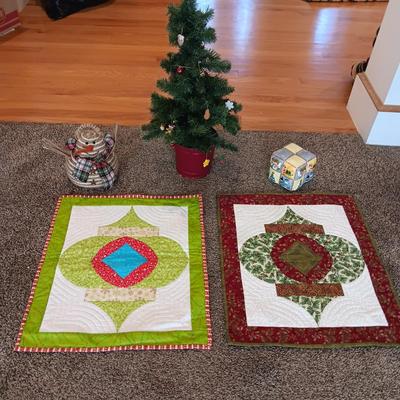 2 QUILTED WALL HANGINGS, SMALL TREE AND OTHER CHRISTMAS ITEMS