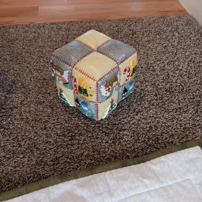 2 QUILTED WALL HANGINGS, SMALL TREE AND OTHER CHRISTMAS ITEMS