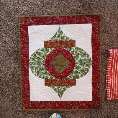 2 QUILTED WALL HANGINGS, SMALL TREE AND OTHER CHRISTMAS ITEMS