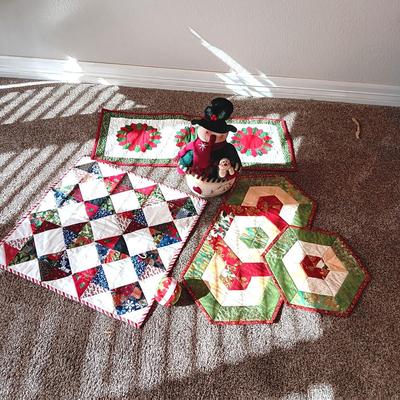 QUILTED WALL HANGINGS AND A FREE STANDING SNOWMAN