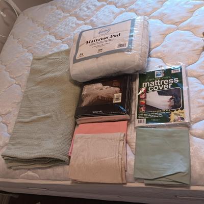 TWIN SIZE BLANKET, MATTRESS COVER & SHEET SET
