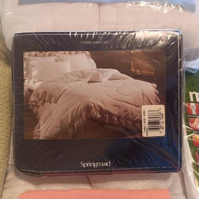TWIN SIZE BLANKET, MATTRESS COVER & SHEET SET