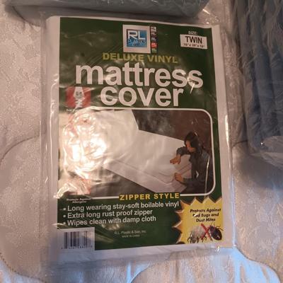 NEW TWIN SHEET SET AND MATTRESS COVER, NEW FULL/QUEEN BLANKET
