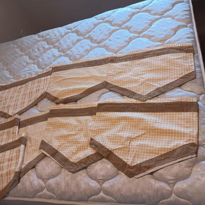 WINDOW VALANCES