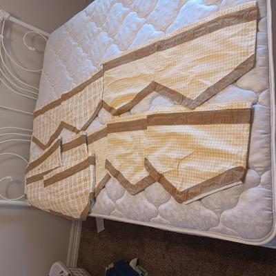 WINDOW VALANCES