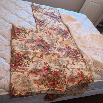 2 LINED CURTAIN PANELS AND 2 LACEY SHEERS