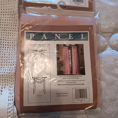 SHORT/KITCHEN CURTAINS AND 2 NEW 60 X 80 SHEERS