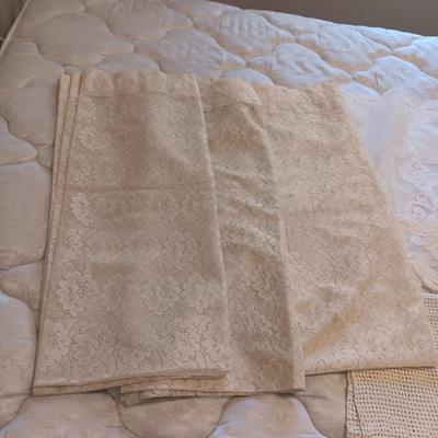 SHORT/KITCHEN CURTAINS AND 2 NEW 60 X 80 SHEERS