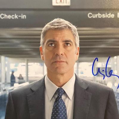 George Clooney Signed Photo. GFA Authenticated