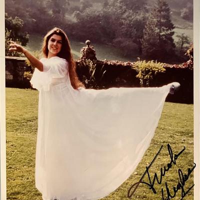Finola Hughes signed photo