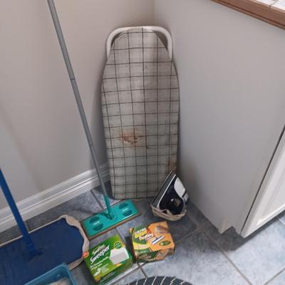 SMALL IRONING BOARD AND IRON, FLOOR CARE