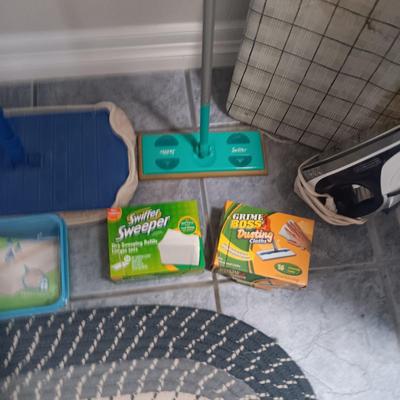 SMALL IRONING BOARD AND IRON, FLOOR CARE