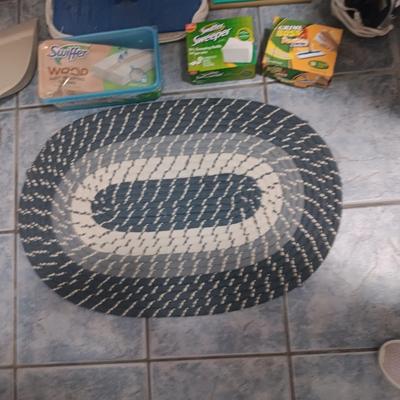 SMALL IRONING BOARD AND IRON, FLOOR CARE