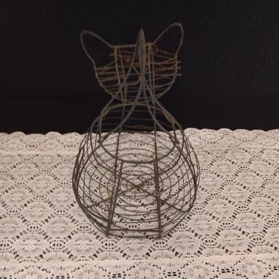 CAT WIRE BASKET, CERAMIC HEN PLANTER AND A WALL HANGING